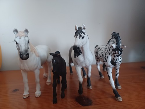 Schleich bundle horses - of, 4