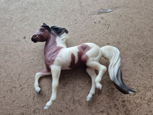 Vintage 1999 breyer horse - breyer,