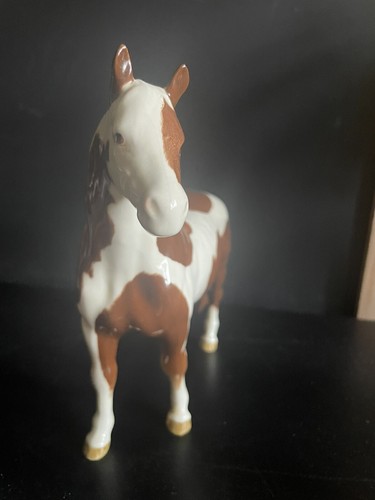 Beswick model 1373 pinto - model,